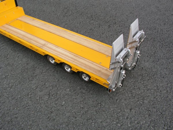 Leimbach 09523 hydraulic ramps for Wedico low loader